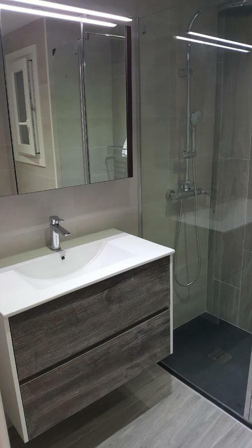 Apartament Marina Port กัมบริลส์ ภายนอก รูปภาพ