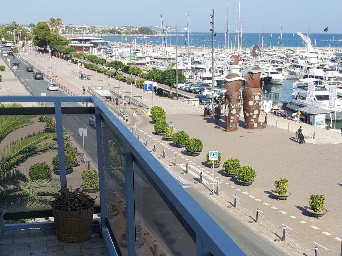 Apartament Marina Port กัมบริลส์ ภายนอก รูปภาพ